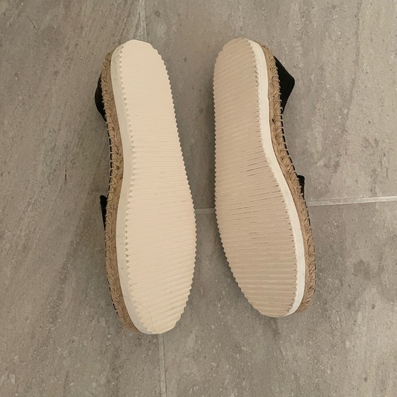 Soludos size 8.5 (39). Never worn. Black with white bottom. - Picture 2 of 4